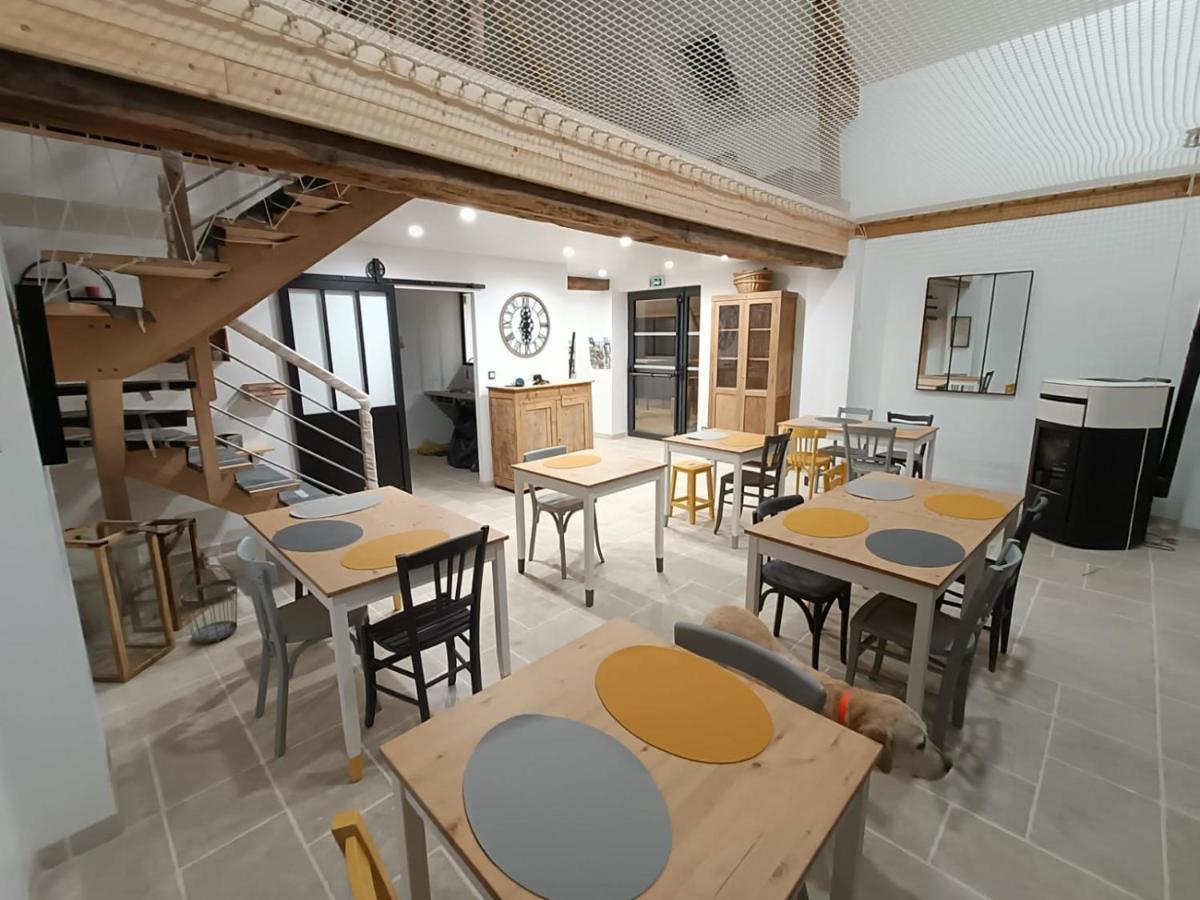 Le Nichoir Hotel Lion-en-Sullias Екстериор снимка